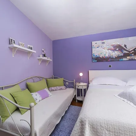Gemuetliche Mit Terrasse In Bidol ماكارسكا