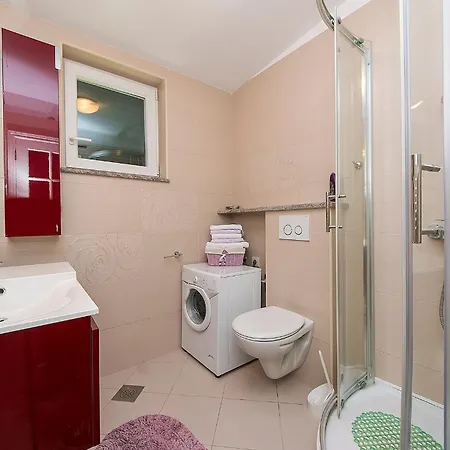 شقة Gemuetliche Mit Terrasse In Bidol *