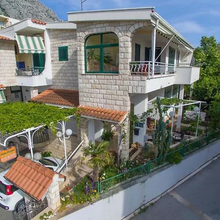 아파트 Gemuetliche Mit Terrasse In Bidol 마카르스카